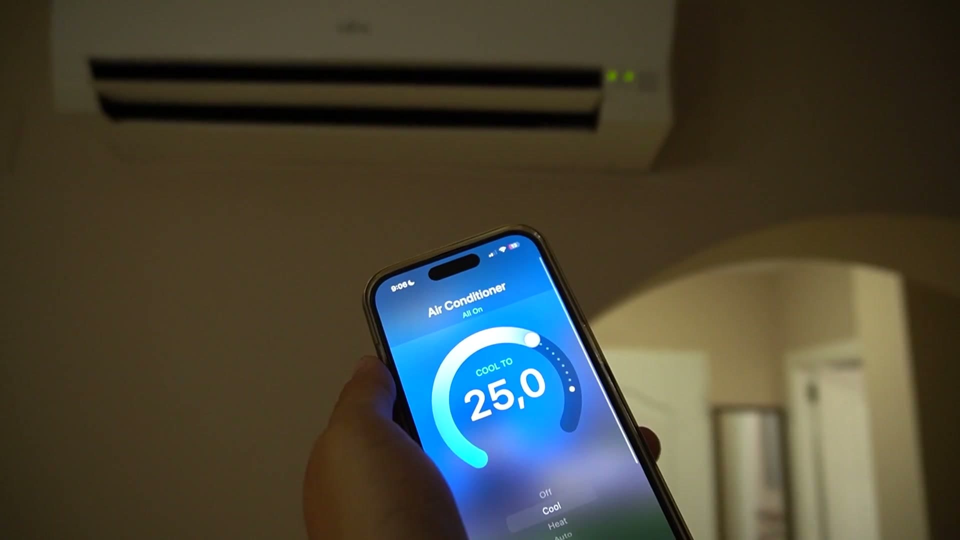 Controlling the office air conditioner from my iPhone through Apple Home